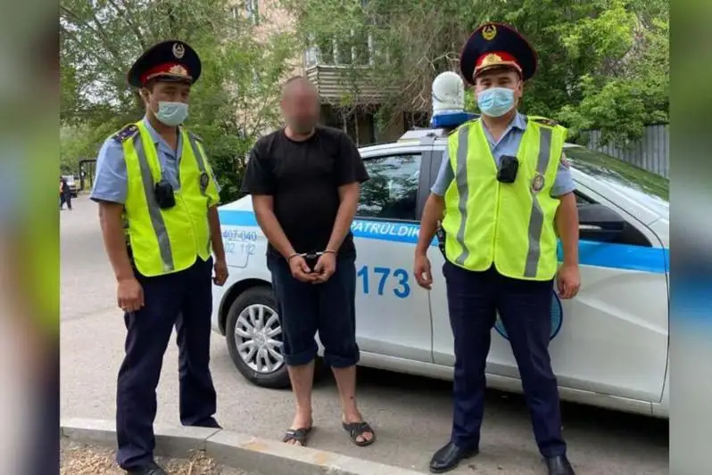 Отговорили от суицида мужчину полицейские в Караганде