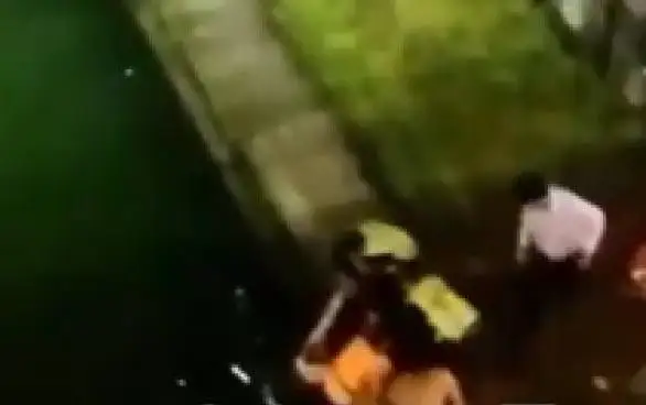 Пьяный мужчина спрыгнул с моста в Нур-Султане