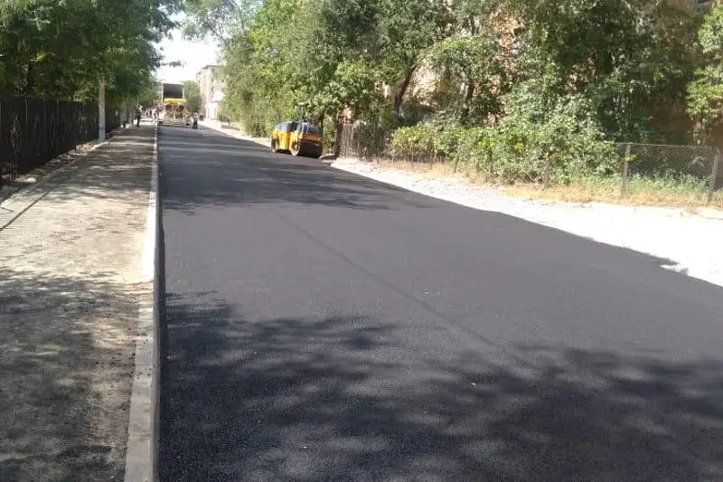 В Кентау ремонтируют дороги
