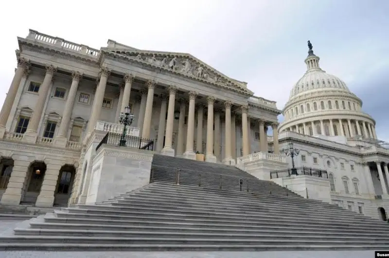 Палата представителей США обсуждает объявление импичмента Дональду Трампу