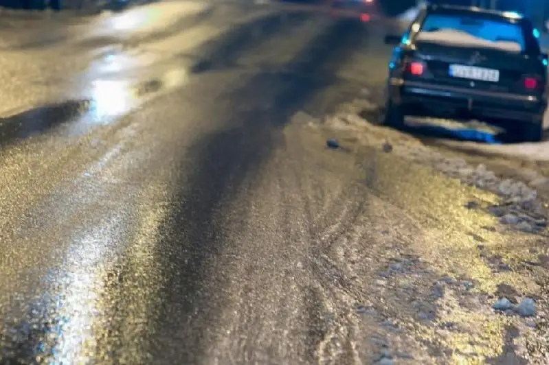 Республиканскую автомагистраль закрыли из-за непогоды в Алматинской области