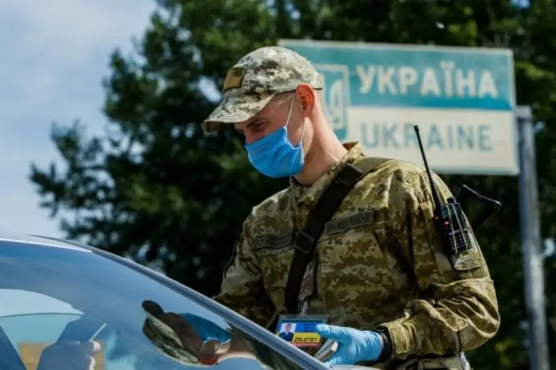 Иностранцам разрешили въезд в Украину при условии отрицательного ПЦР-теста