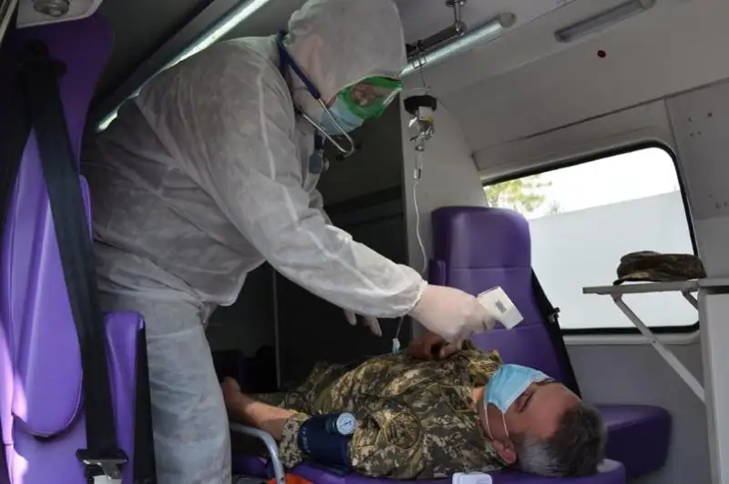 COVID-19: военные медики проходят специальную подготовку