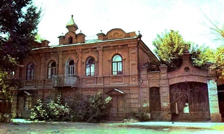 Краеведы Семея обеспокоены судьбой  особняка XIX века