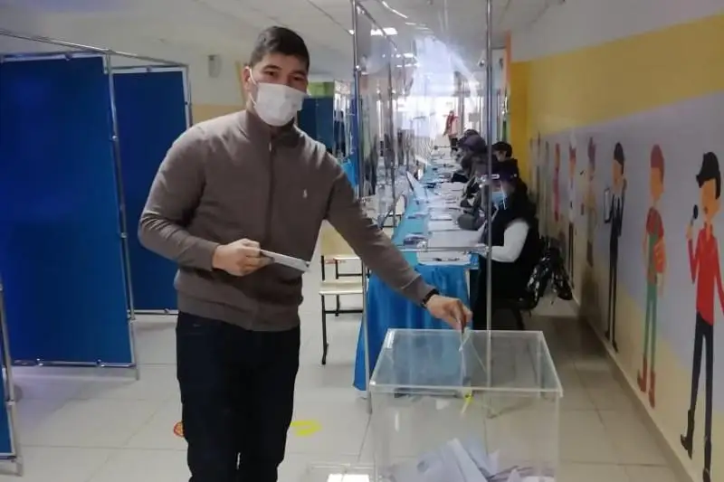 Илья Ильин, Серик Сапиев и другие спортсмены проголосовали на выборах