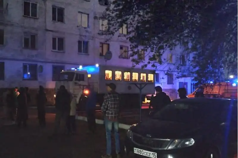 30 человек эвакуировали при пожаре в общежитии в Кокшетау