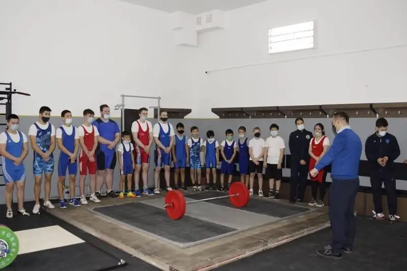 Илья Ильин принял участие в открытии обновленного зала в Актобе