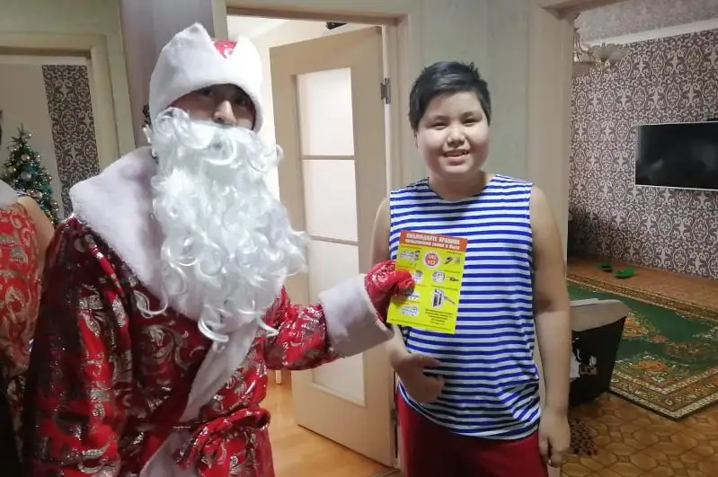 Дед Мороз и Снегурочка напомнили акмолинцам о пожарной безопасности