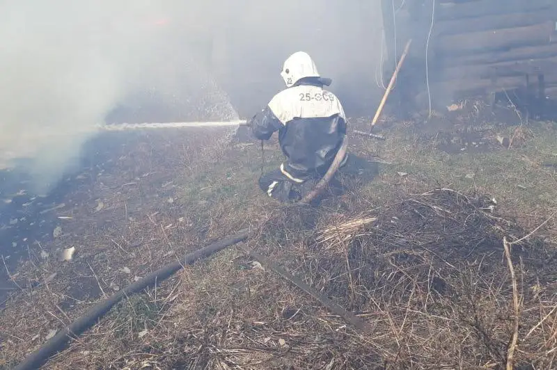 Шесть домов сгорели в селе в СКО