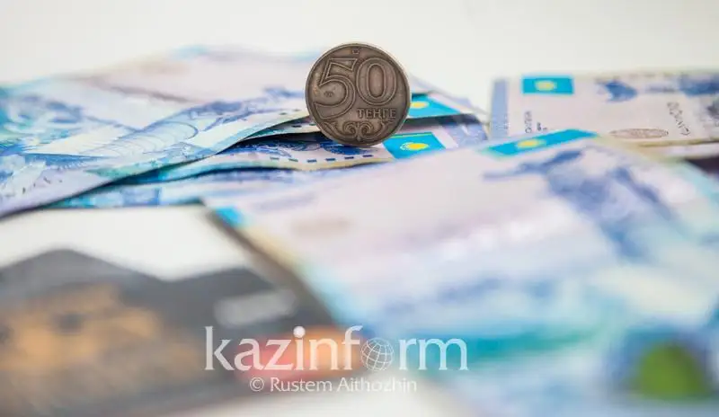 Azamattar 42500 teńge alǵan aıda medsaqtandyrý qoryna jarna tóleýge mindetti emes – ÁMSQ