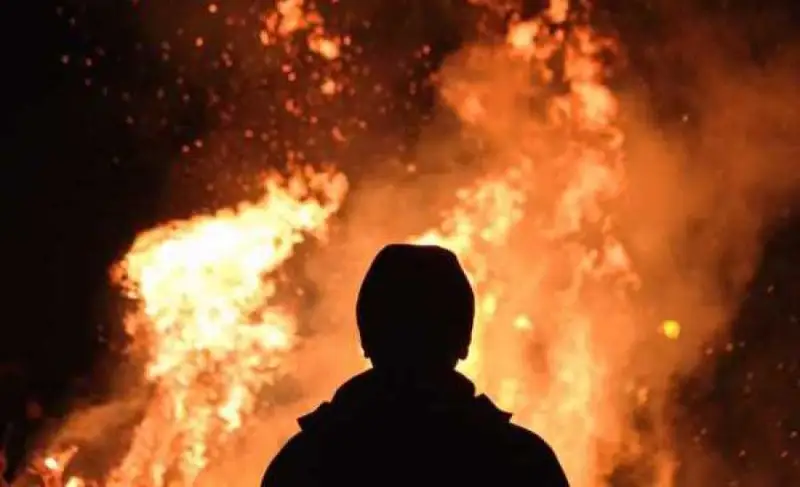 Мужчину спасли из горящего дома в Темиртау