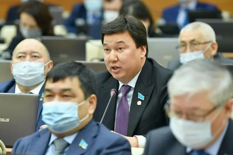 Низкую оснащенность медорганизаций аппаратами кислородной терапии отметил мажилисмен