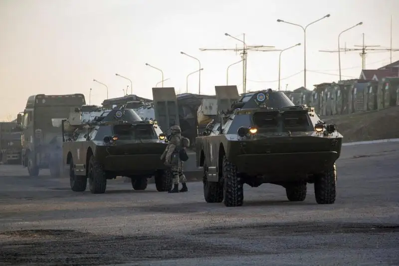 Воинские части Вооруженных сил подняты по тревоге