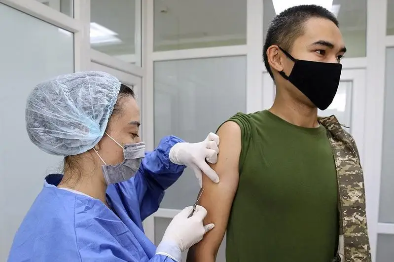 Более 12 тысяч человек вакцинированы в Вооруженных силах РК