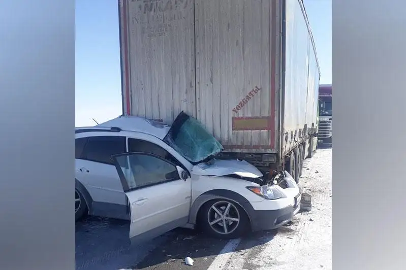 В столкновении легкового авто с грузовиком погибли два человека в Актюбинской области