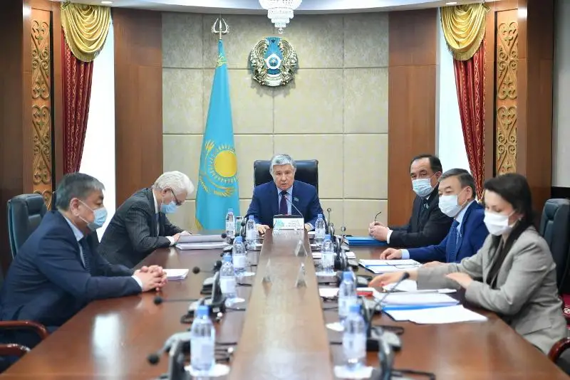 Вопросы регулирования продукции, не входящей в единый перечень товаров ЕАЭС, обсудили в Сенате