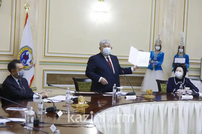 Крымбек Кушербаев вручил Государственные стипендии Елбасы в области культуры за 2020 год