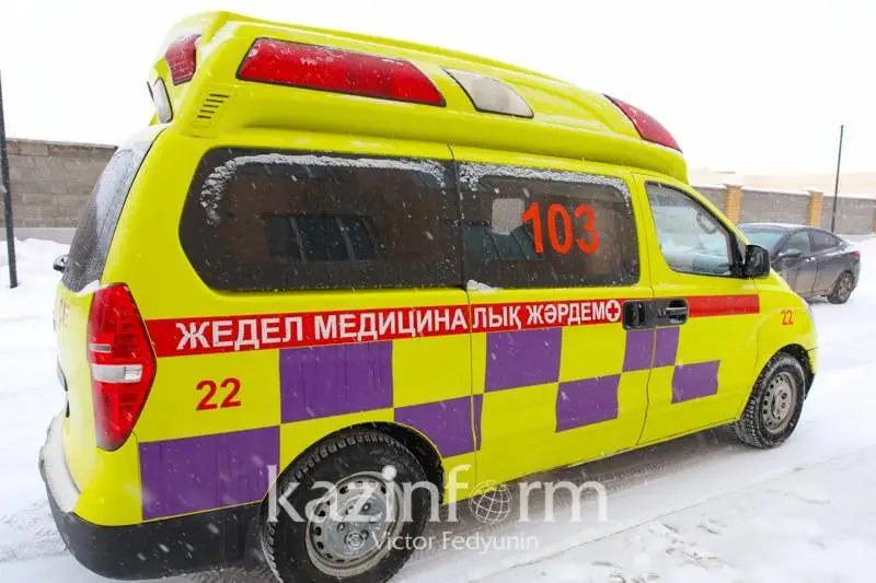 В Павлодаре в яму теплотрассы упала пожилая женщина