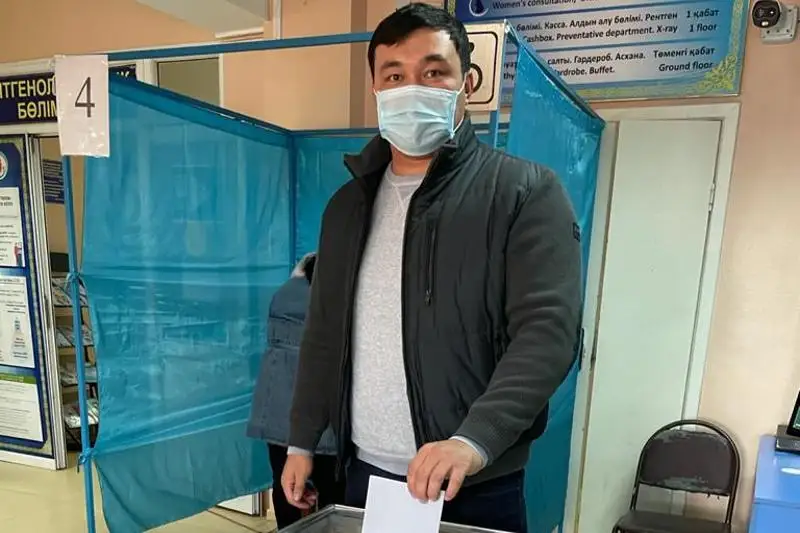 Ulan Rysqul: Dıvanda otyryp Qazaqstannyń bolashaǵyna áser ete almaısyz