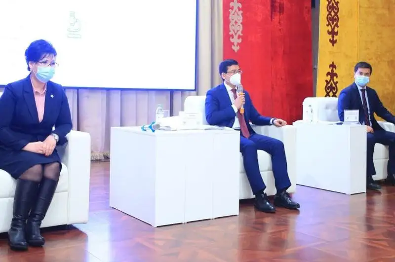 Асхат Аймагаметов встретился с учителями и преподавателями Шымкента