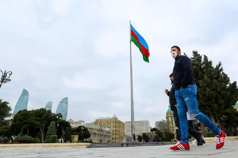 Ázerbaıjanda karantın rejımi jeńildedi