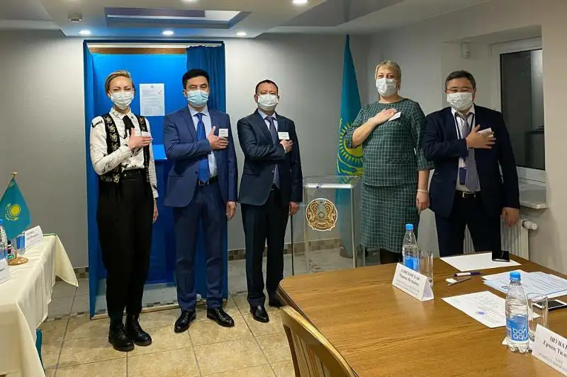 Открылись избирательные участки в Минске, Бресте и Киеве