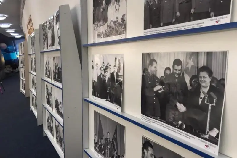 В Павлодаре открылась выставка «Первый: Гагарин и Куба»