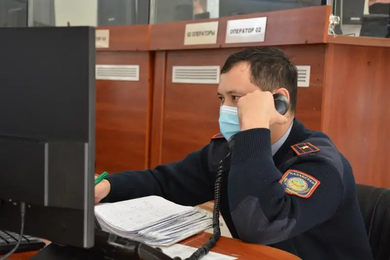 Почти 1,5 тысячи звонков поступило за выходные в полицию СКО