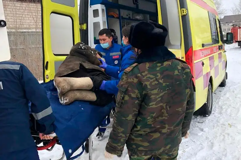 При пожаре на теплотрассе спасли мужчину в ВКО