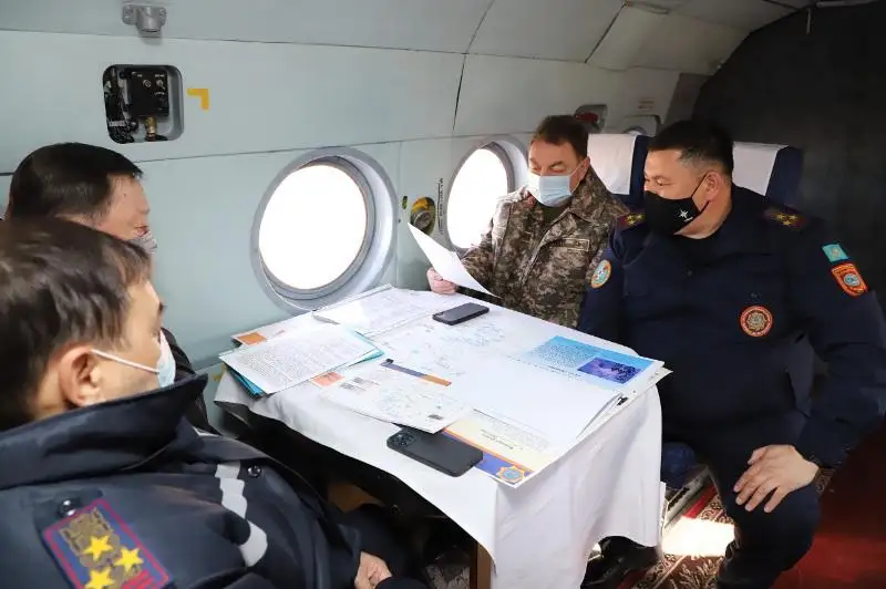 Глава МЧС совершил облет паводкоопасных участков Акмолинской и Северо-Казахстанской областей