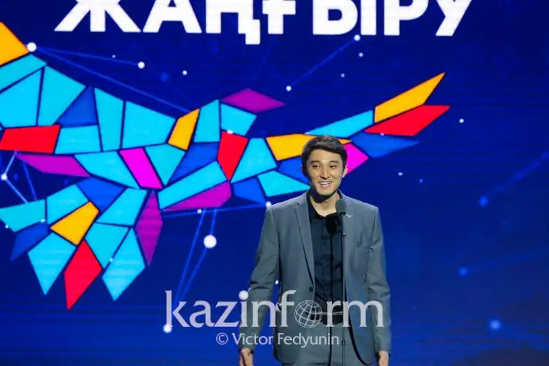 Покоривший TikTok учитель химии стал победителем проекта «100 новых лиц Казахстана»
