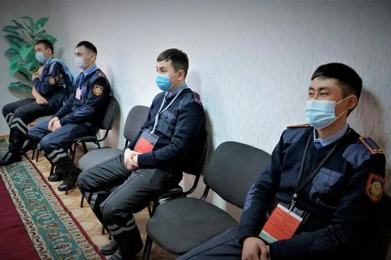 Столичные полицейские получают вакцину против COVID-19