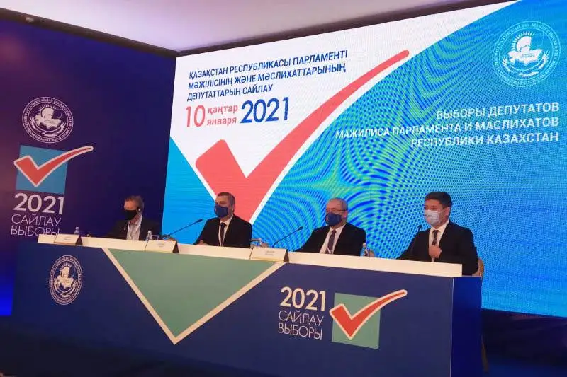 Международные наблюдатели высоко оценили процесс выборов на избирательных участках Алматы