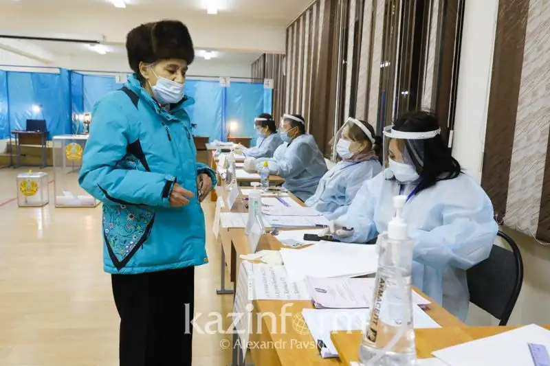 Одной из первых на выборах в Алматы проголосовала известный ученый Асылы Осман