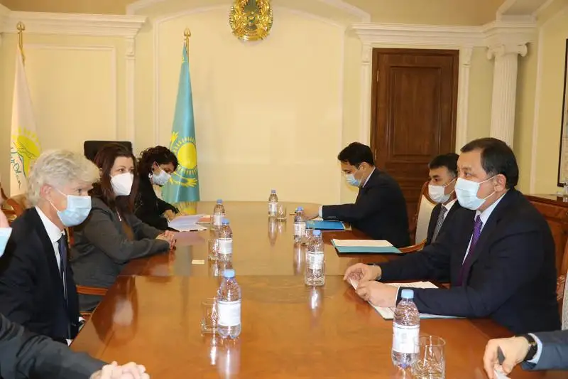 Совместные проекты с представителем концерна Total обсудил министр энергетики РК