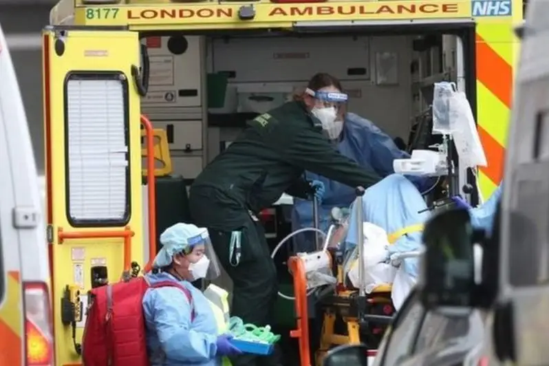 Коронавирус: самый трудный период в Британии, большинство японцев выступает против  Олимпиады