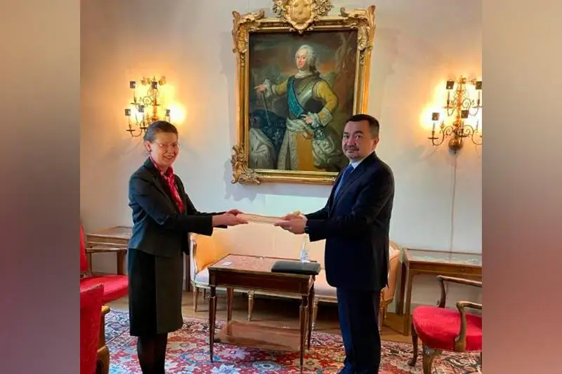 Посол Казахстана вручил верительные грамоты Королю Швеции