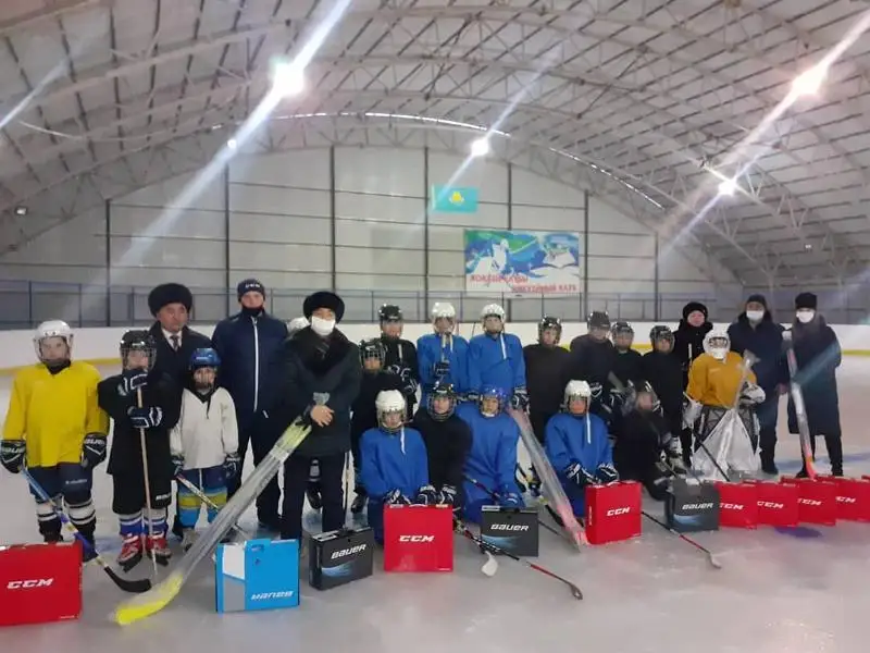 Ледовый каток открылся в одном из районов ВКО