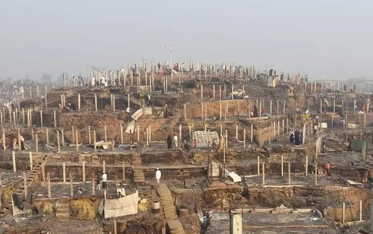 45 тысяч беженцев остались без крова после пожара в лагере в Бангладеш