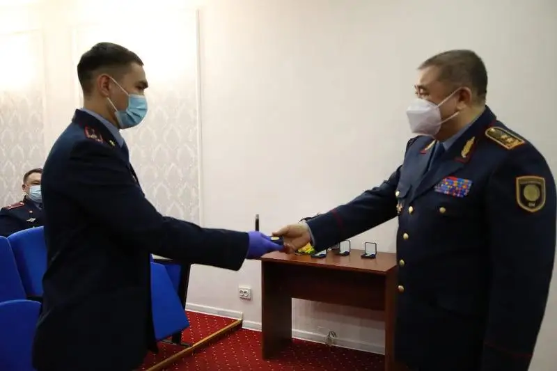 Министр МВД РК Ерлан Тургумбаев встретился с личным составом столичной полиции