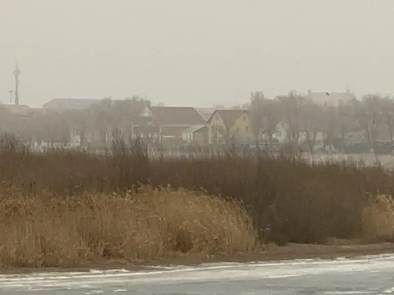 В связи со штормовым ветром в Атырау создан оперативный штаб