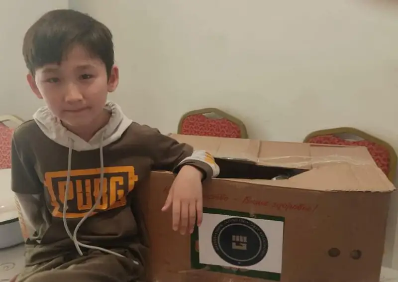 В Туркестане малообеспеченным семьям раздали продуктовые корзины