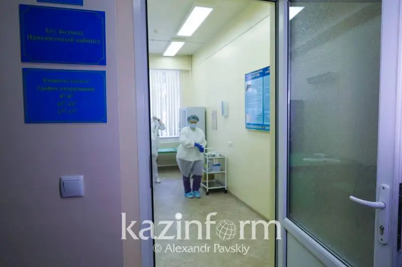 График работы прививочных пунктов продлили в Атырауской области