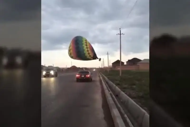 Воздушный шар  оборвал линии электропередачи в Шымкенте