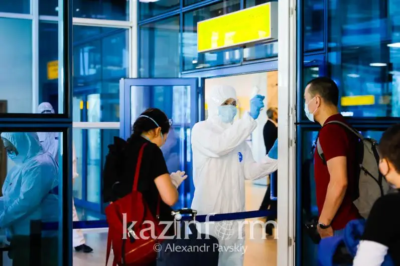 Почему и вакцинированные пассажиры должны предоставлять ПЦР-справку перед посадкой на самолет