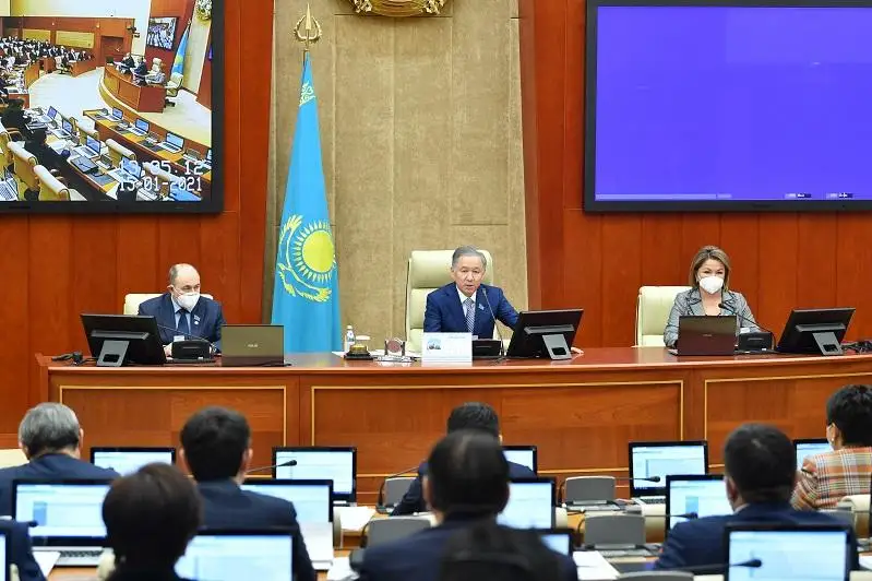 Pavel Kazantsev pen Balaıym Kesebaeva Májilis spıkeriniń orynbasarlary boldy