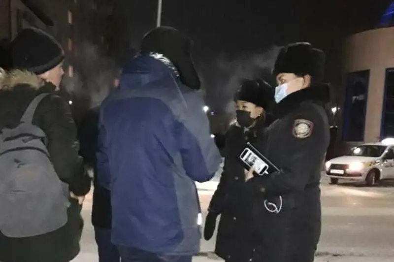 Aqtóbede tún jarymynda kóshe kezgen 222 jasóspirim polıtsııaǵa jetkizildi