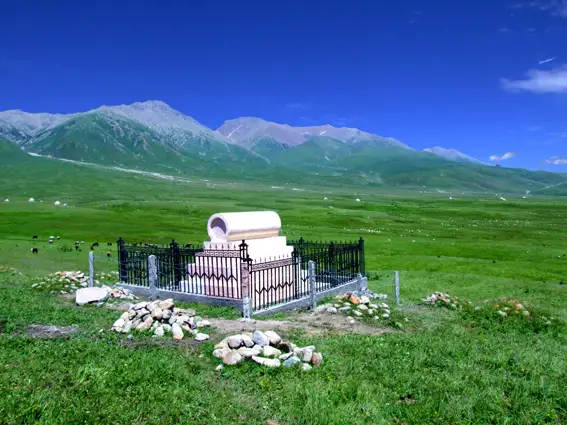 ءانشى اسەتتىڭ زيراتى قالاي تابىلدى؟