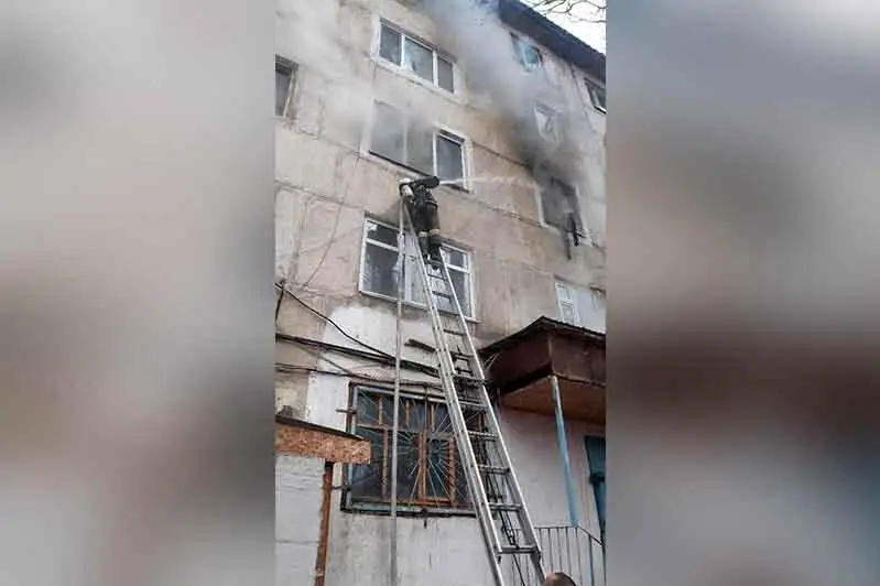 Глава пострадавшей от пожара в Жанатасе семьи призвал казахстанцев прекратить обсуждение трагедии