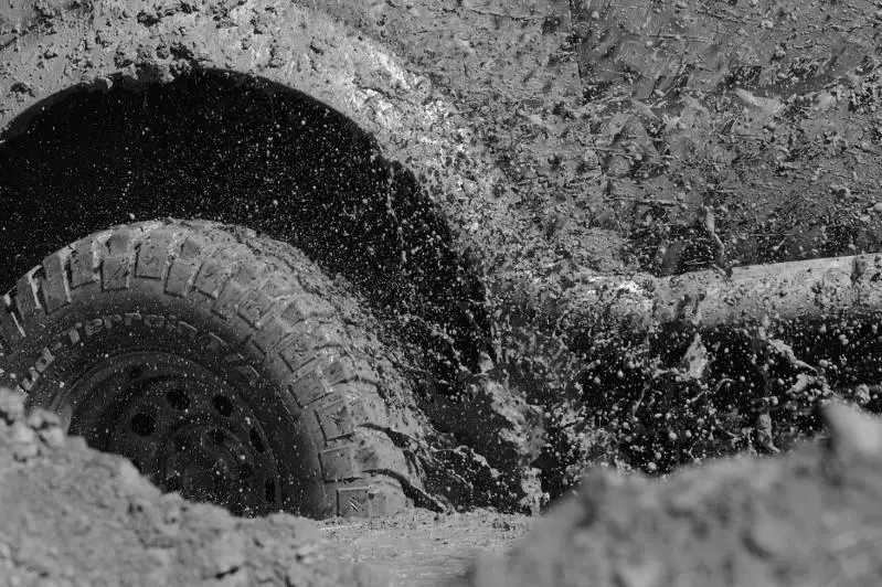 Водитель грузовика, утонувшего в грязевой яме в Акмолинской области, скончался на месте